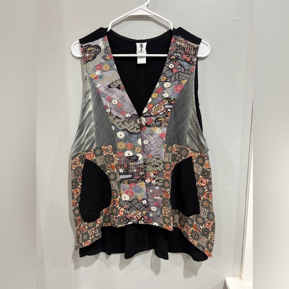 YASUKO Vest Womens Medium/Large Black Kimono Silk Pockets 1 Button Oriental Art - Picture 1 of 9